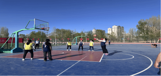 燃动球场展英姿：护理学院教师在第二届教职...